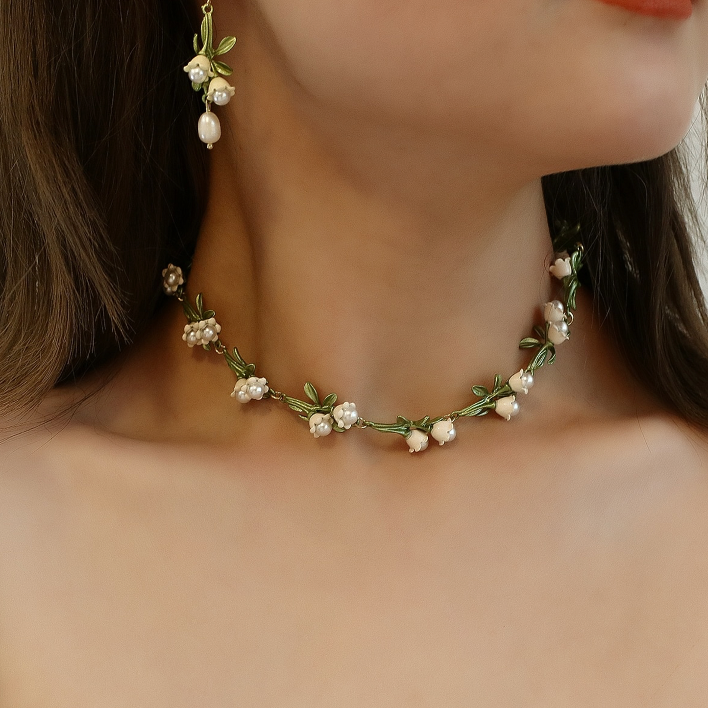 Green Leaves Floral Pearl Necklace