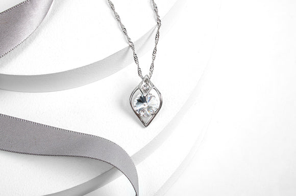 Crystal Rivoli Pendant Necklace In Clear