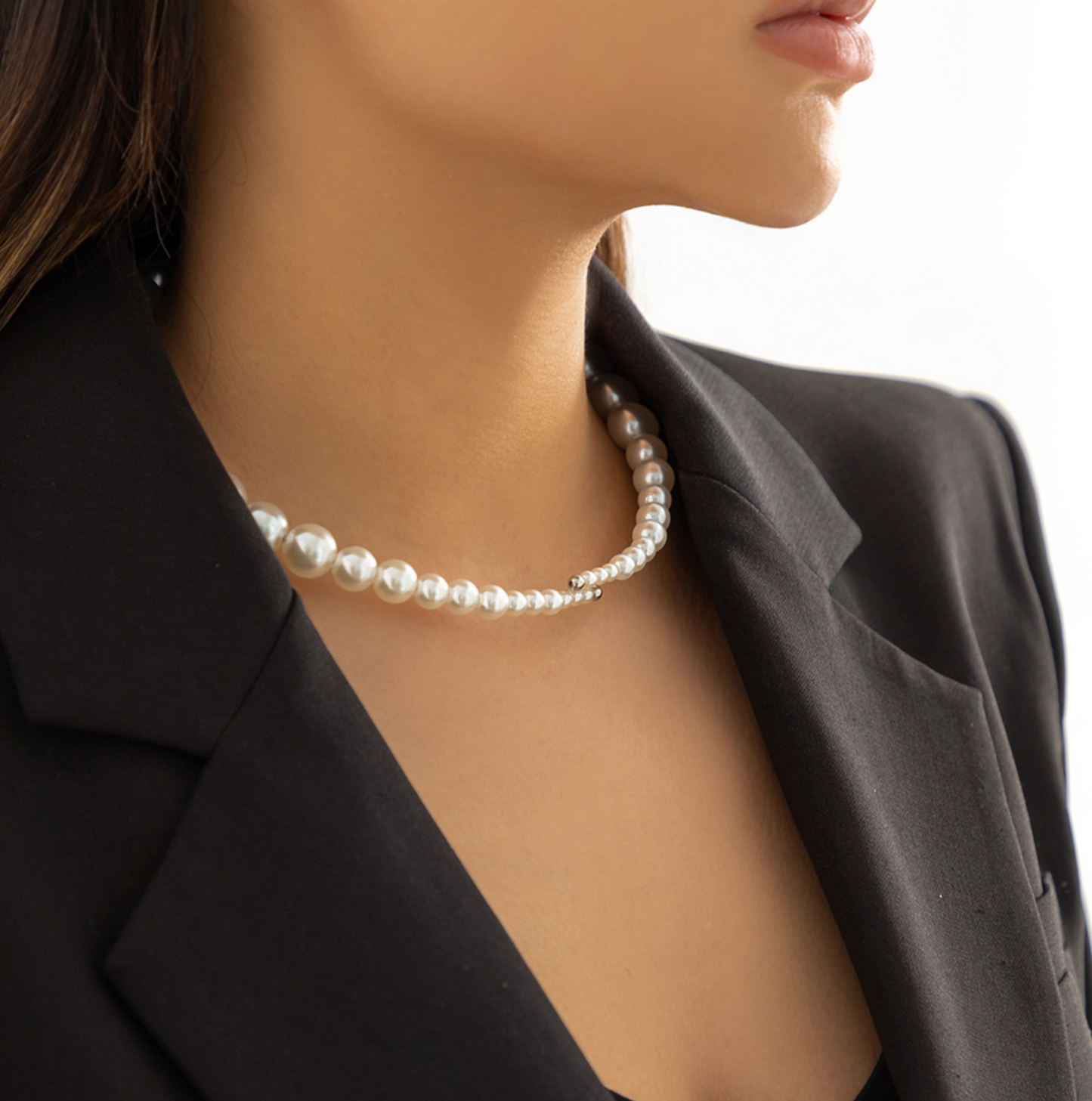 Graduated Imitation Pearl Choker Necklace