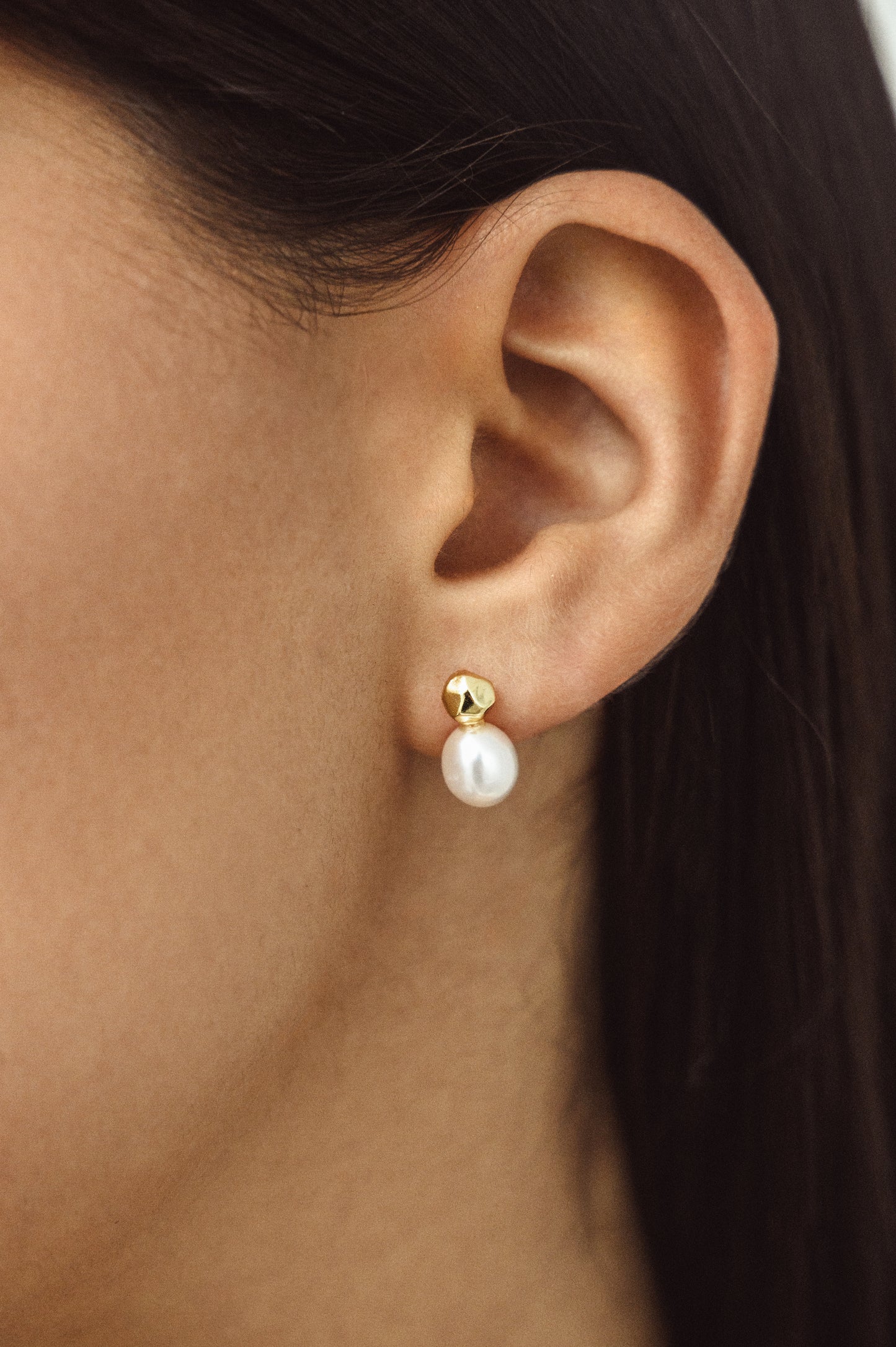 18K Gold Plated Sterling Silver & White Freshwater Pearl Stud Earrings - Signature Pearls