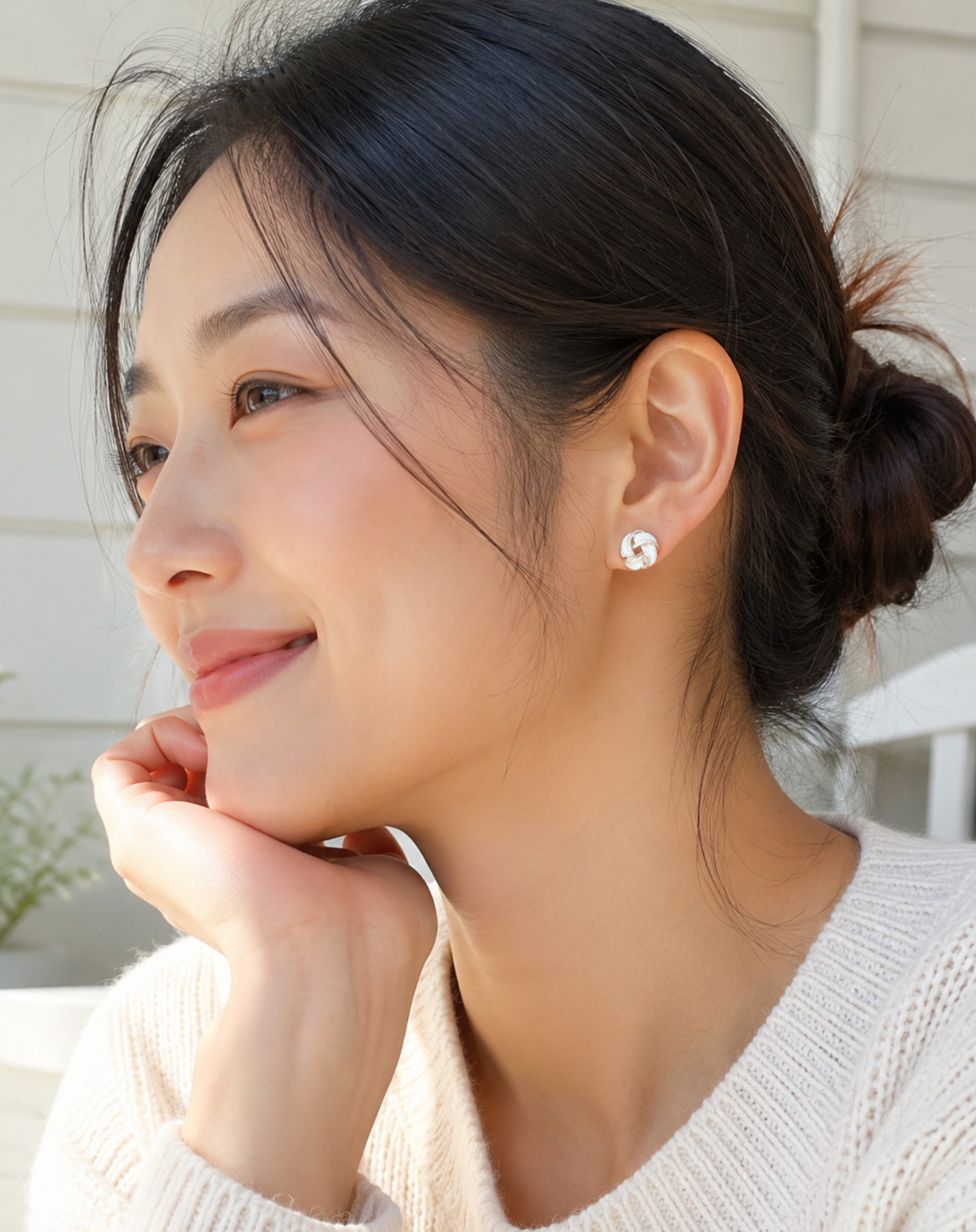 Red and White Knot Stud Earring Set
