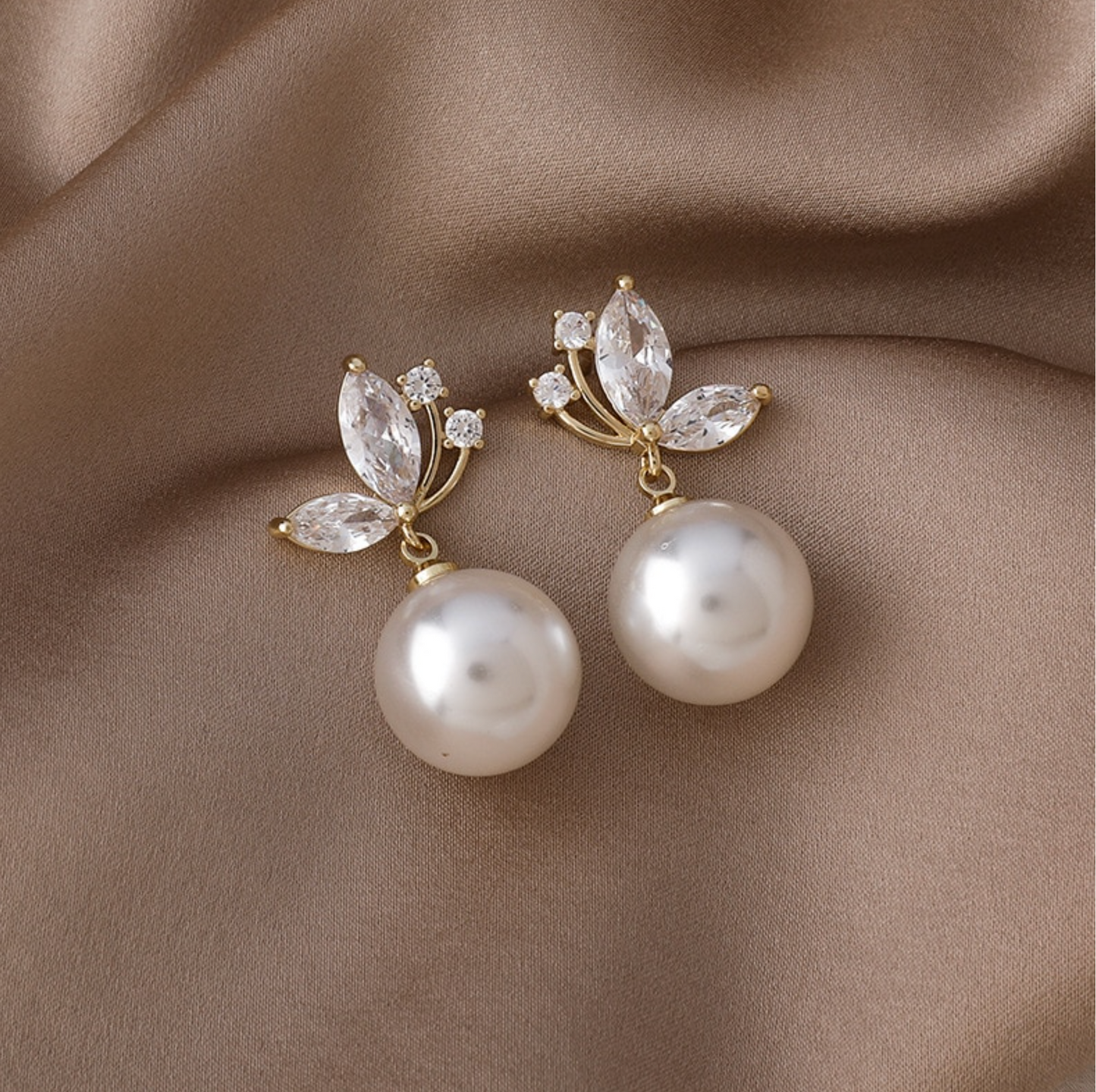 Goldtone & Clear Marquis Earrings with Imitation Pearl