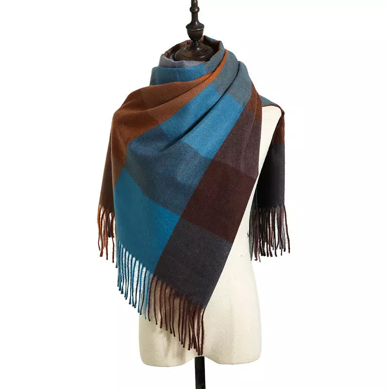 Cosy Plaid Scarf With Tassels