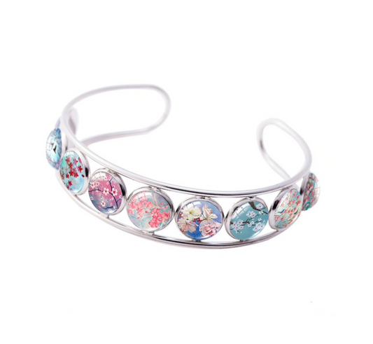 Pastel-tone Floral Openwork Button Cuff